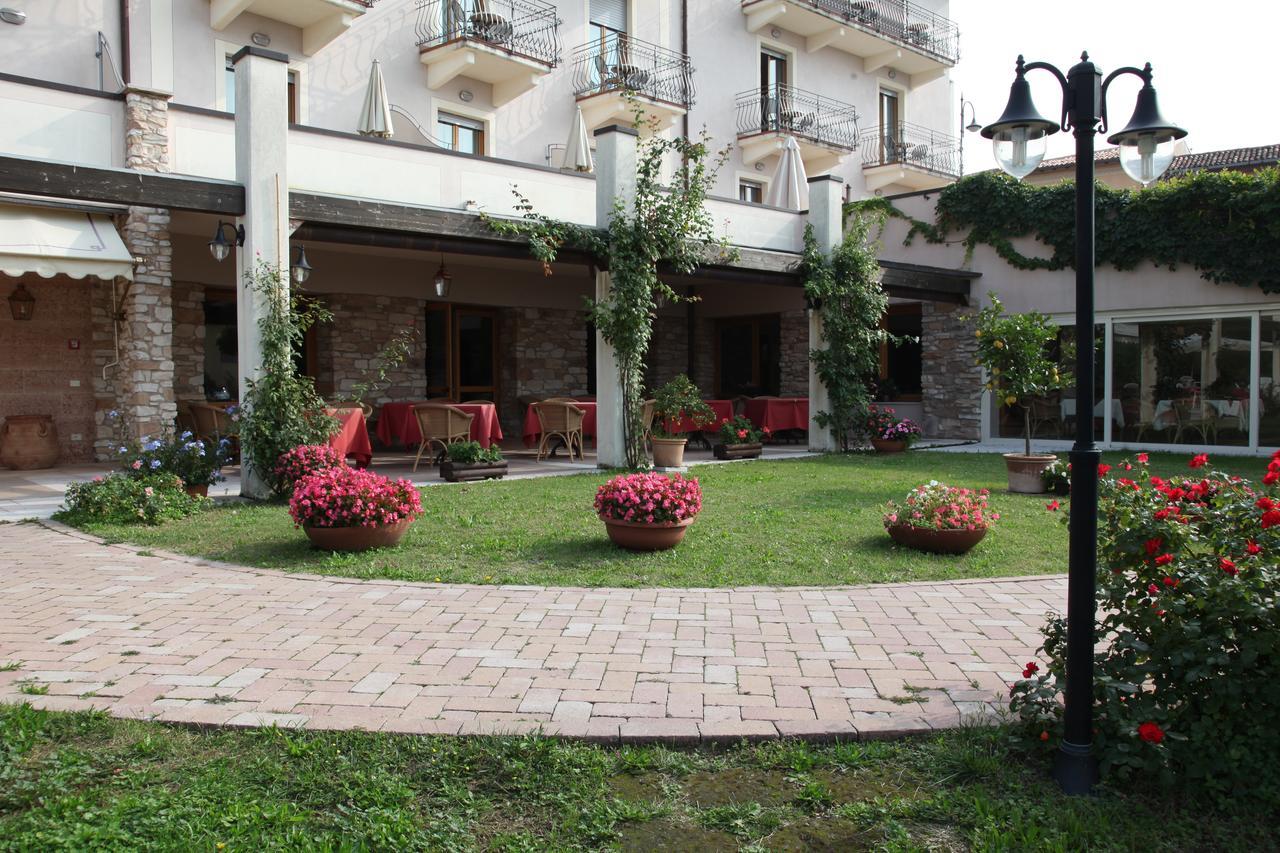 Hotel Belvedere Torri Del Benaco Exterior foto